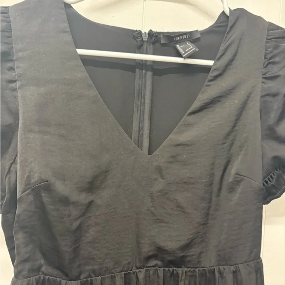 Forever 21 Black Tiered V-Neck Maxi Dress - Picture 2 of 5